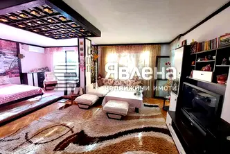 Тристаен апартамент в Ямбол, Център
