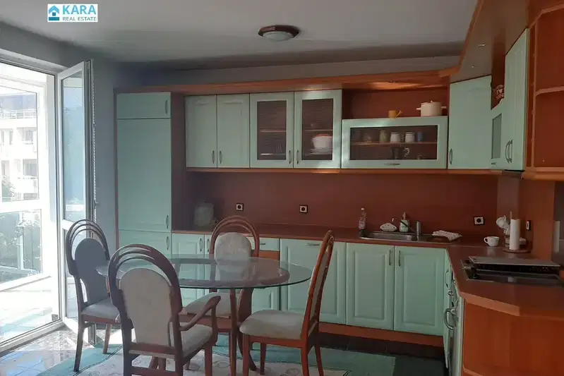 Тристаен апартамент в Кърджали, Център