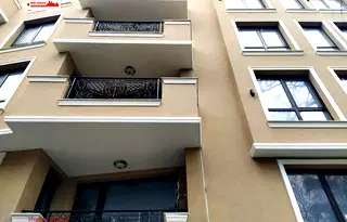 Тристаен апартамент с 91 кв.м до ВМИ в Центъра на Пловдив