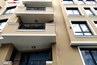 Тристаен апартамент с 91 кв.м до ВМИ в Центъра на Пловдив