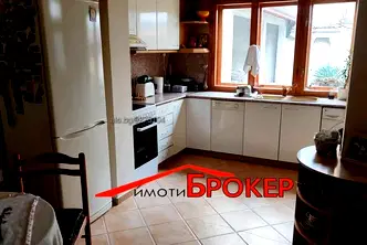 Тристаен апартамент в Сливен, Център