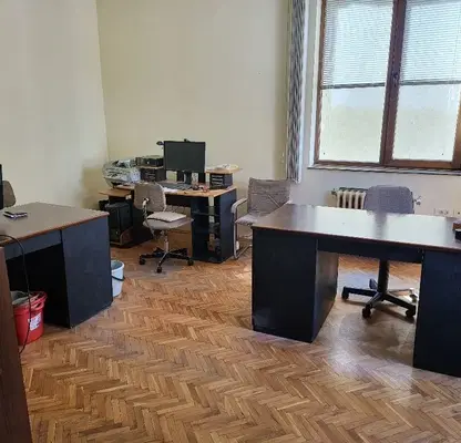 Снимка 3 — Тристаен апартамент в София, Център