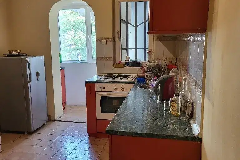 Тристаен апартамент в София, Център