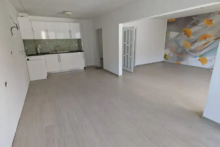 3-bedroom apartment in Burgas, Centyr