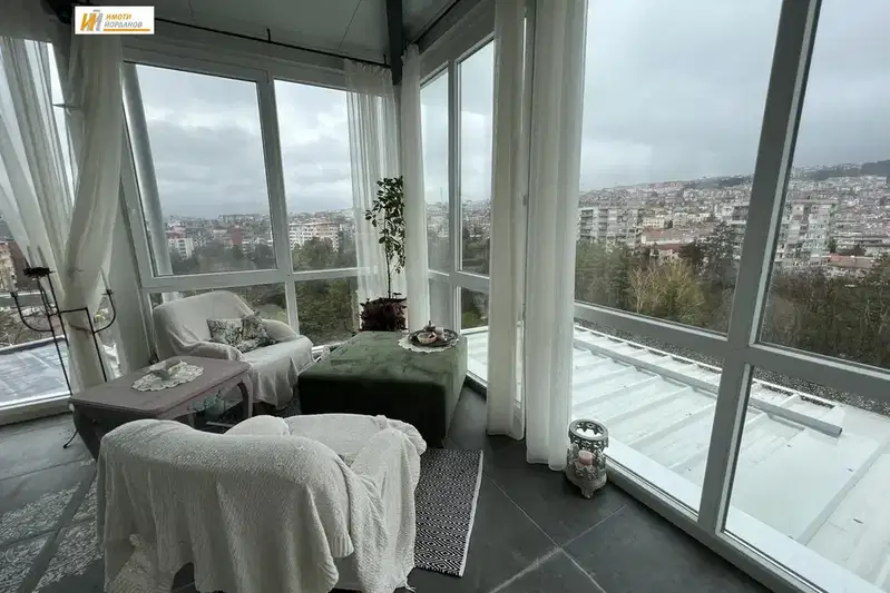 3-bedroom apartment in Veliko Tyrnovo, Centyr