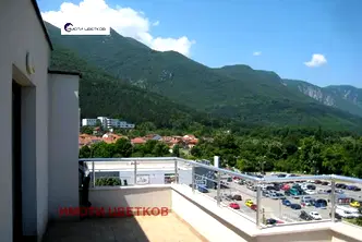 Тристаен апартамент във Враца, Център