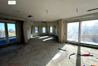 Тристаен апартамент в София, Център