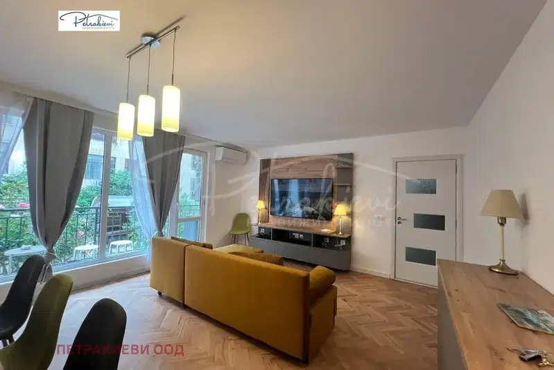 3-bedroom apartment in Burgas, Centyr