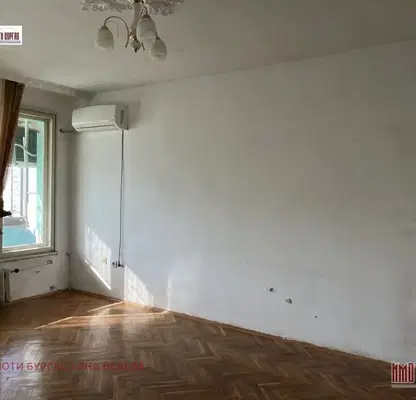 Снимка 2 — Тристаен апартамент в Бургас, Център