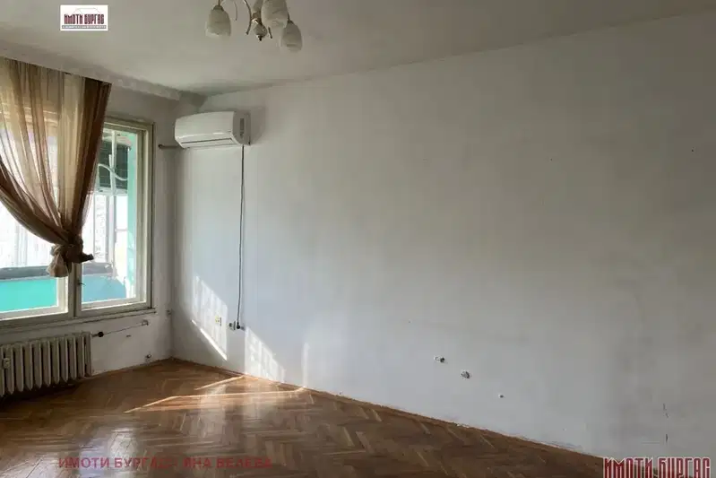 3-bedroom apartment in Burgas, Centyr