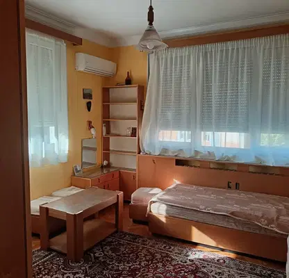 Снимка 4 — Тристаен апартамент в София, Център