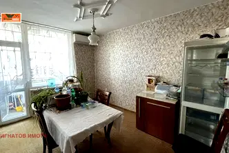 Тристаен апартамент в Пазарджик, Център