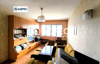 Тристаен апартамент в Раз, Център
