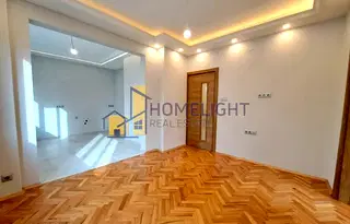 Тристаен апартамент в София, Център