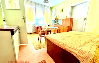 Тристаен апартамент в Добрич, Център