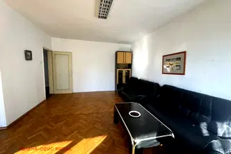 Тристаен апартамент в Ямбол, Център