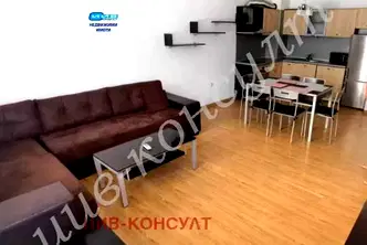Тристаен апартамент във Велико Търново, Център