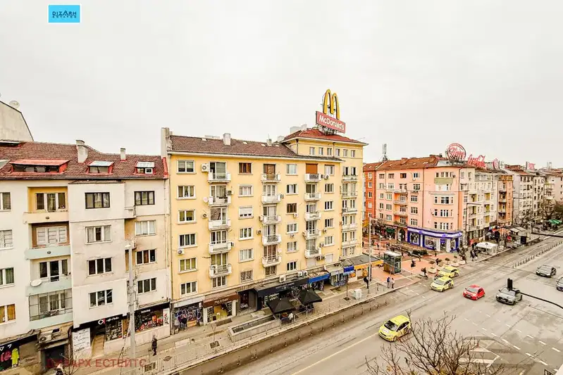 3-bedroom apartment in Sofiya, Centyr