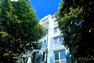 Тристаен апартамент във Варна, Център