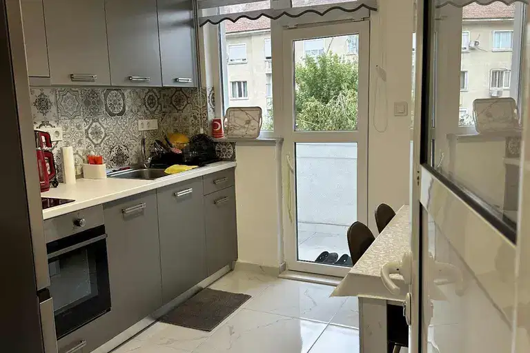 3-bedroom apartment in Kyrdjali, Centyr