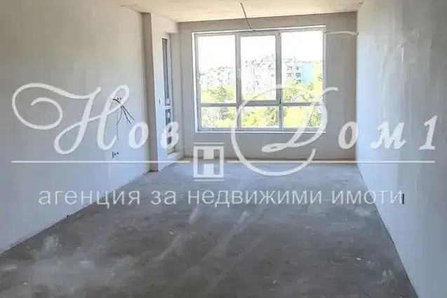 Тристаен апартамент с тераса в Цветен квартал, Варна