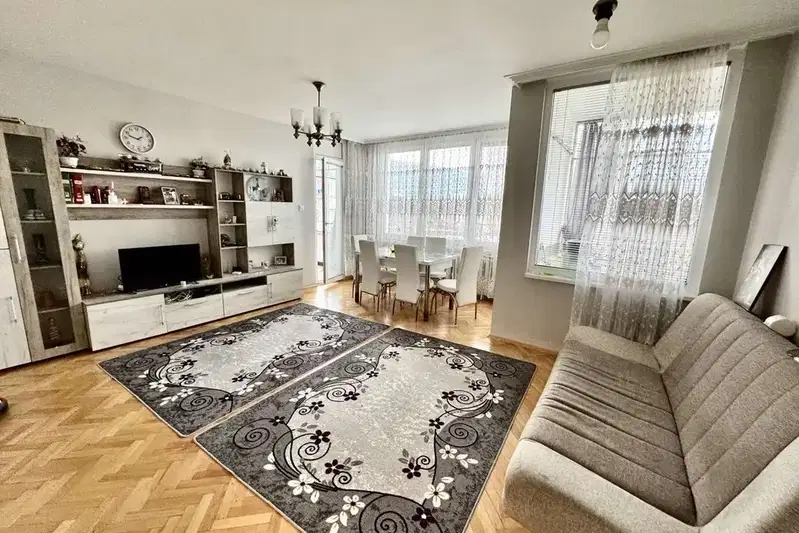 3-bedroom apartment in Sofiya, Dianabad