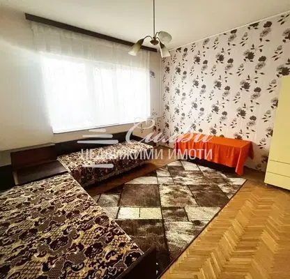 Снимка 2 — Тристаен апартамент в Шумен, Добруджански