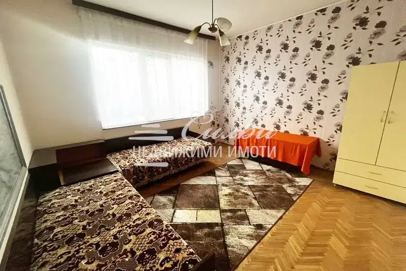 Тристаен апартамент в Шумен, Добруджански