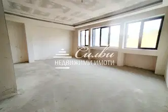 Тристаен апартамент в Шумен, Гривица