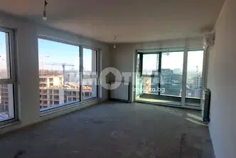 Тристаен апартамент в София, Хладилника