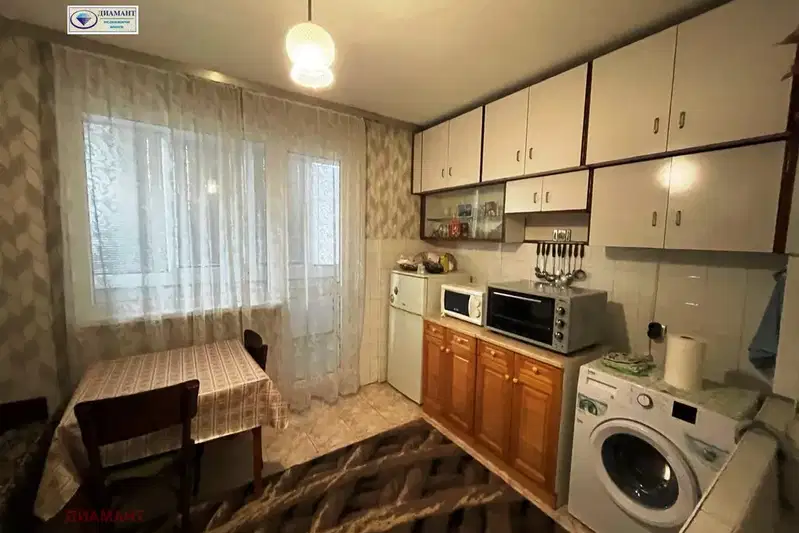 Тристаен апартамент в Русе, Хъшове