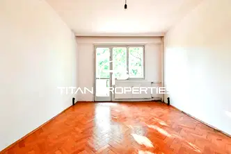 Тристаен апартамент в София, Красна поляна 2