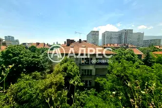 Тристаен апартамент в София, Медицинска академия