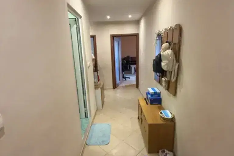 3-bedroom apartment in Plovdiv, Mladejki Hylm