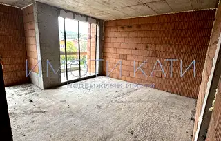 Тристаен апартамент в Перник, Мошино