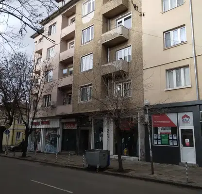 Снимка 2 — Тристаен апартамент в София, Оборище