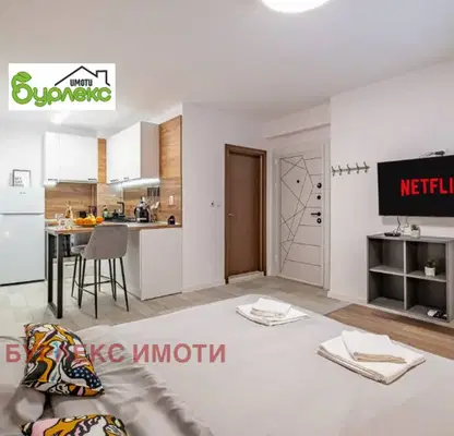 Снимка 4 — Тристаен апартамент във Варна, Операта