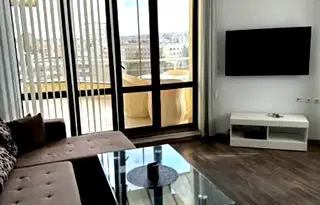 Тристаен апартамент в Раз, Освобождение