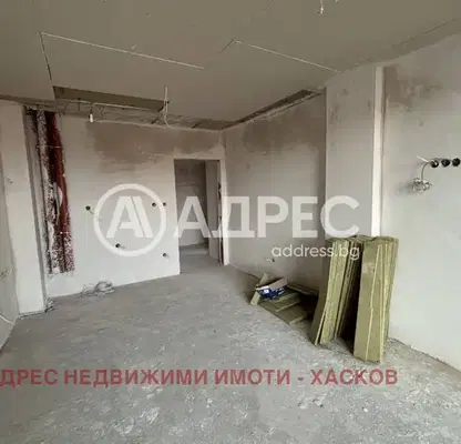 Снимка 3 — Тристаен апартамент в Хасково, Овчарски