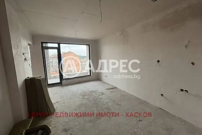 Тристаен апартамент в Хасково, Овчарски