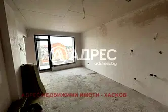 Тристаен апартамент в Хасково, Овчарски