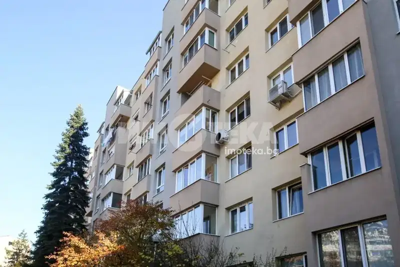 Тристаен апартамент в София, Стрелбище