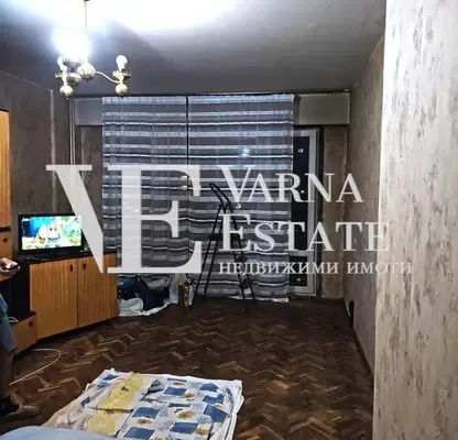 Снимка 2 — Тристаен апартамент във Варна, Трошево
