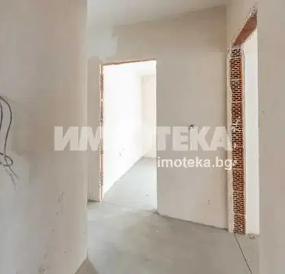 Снимка 4 — Тристаен апартамент с тераса в нова сграда във Виница, Варна