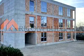 Тристаен апартамент във Варна, Виница