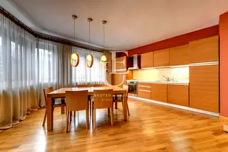 Тристаен апартамент в София, Витоша