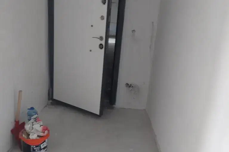 3-bedroom apartment in Kyrdjali, Vyzrojdenci