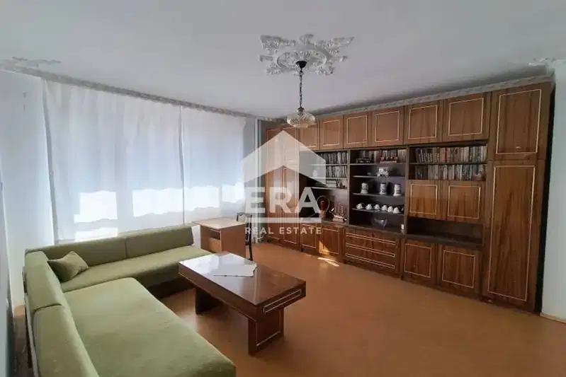3-bedroom apartment in Kyrdjali, Vyzrojdenci