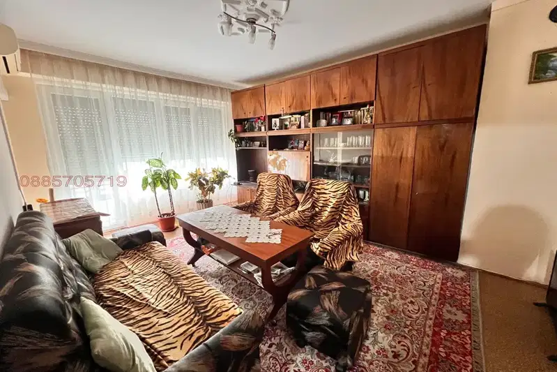 Тристаен апартамент в Бургас, Айтос