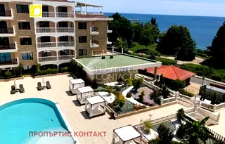 Тристаен апартамент в Бургас, Несебър